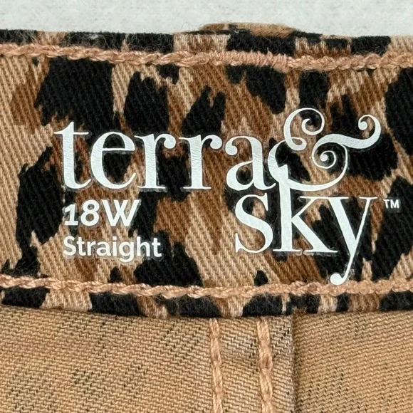 Terra & Sky Women's Core Straight Stretch Brown Leopard Denim Jeans Plus 18W NWT - Picture 5 of 10